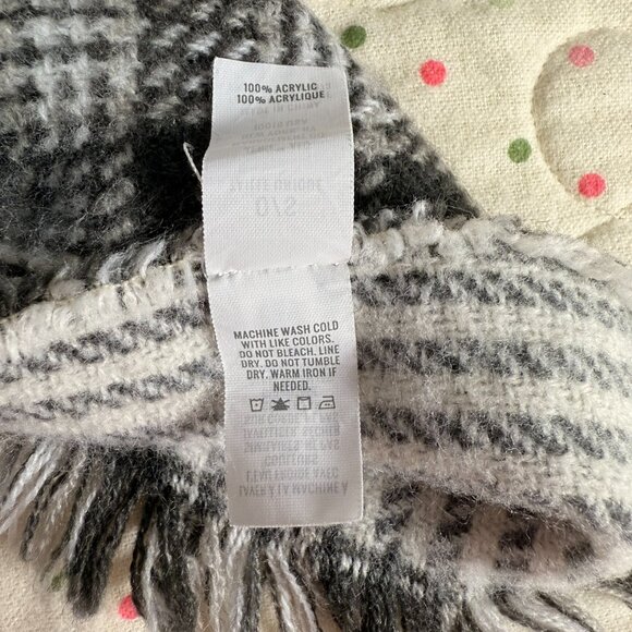 Aerie | Loose Blanket Wrap | Black/Grey | OS - Picture 4 of 7
